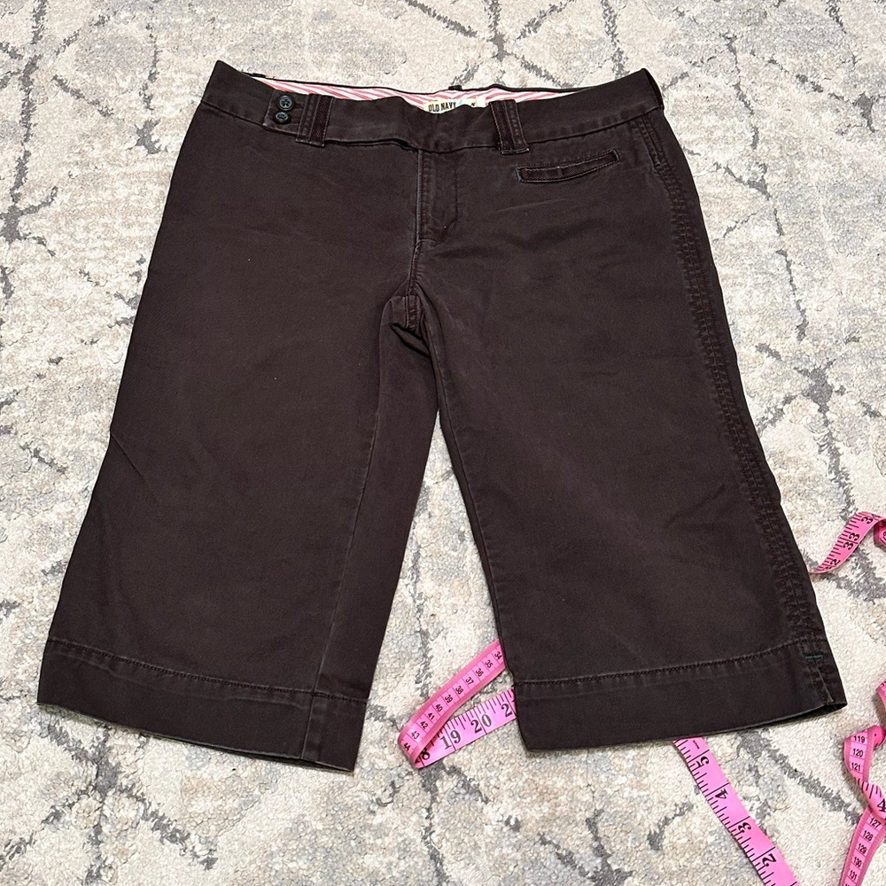 Old navy cropped chino pants 🤎